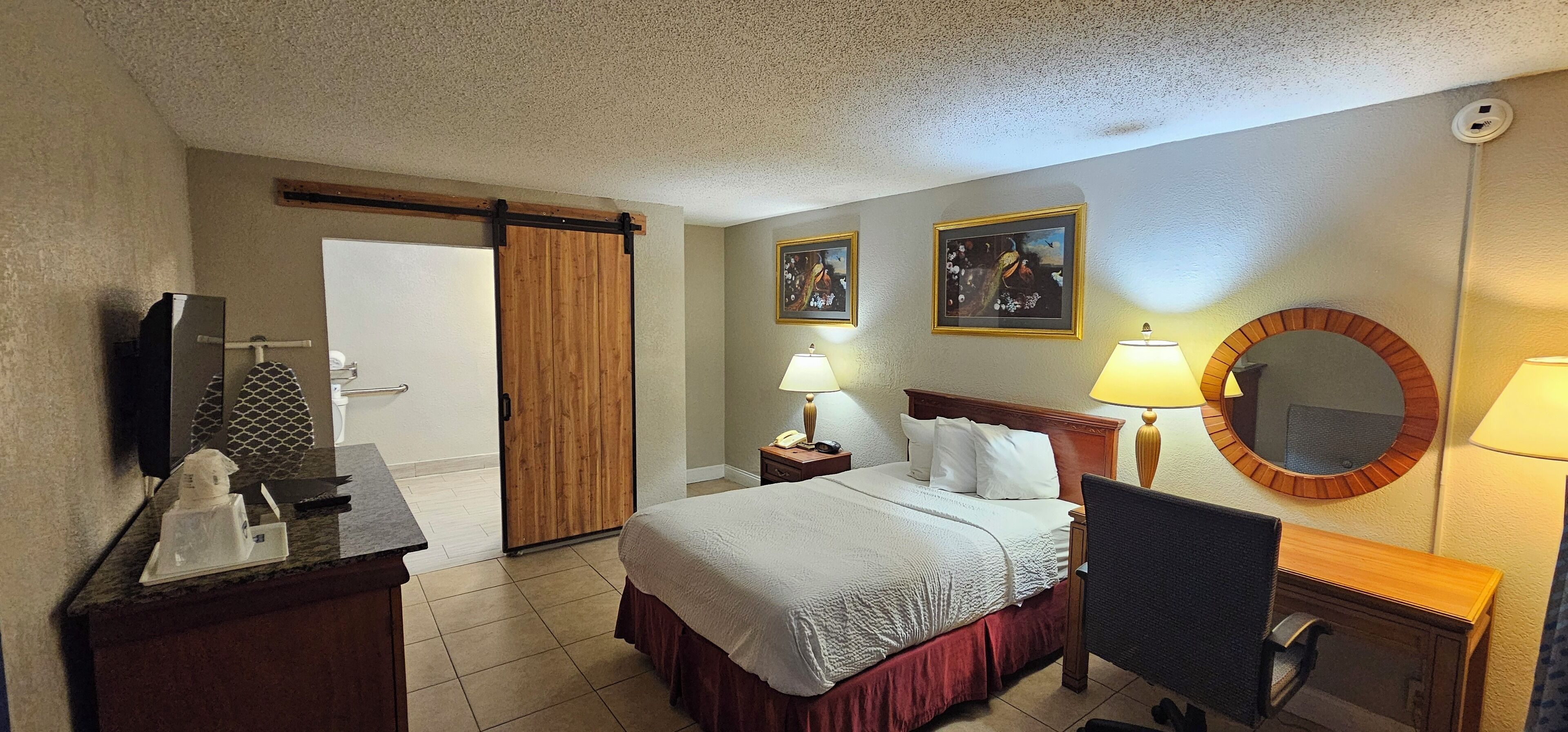 Room, 1 Double Bed, Accessible, Non Smoking (First Floor) | In-room safe, desk, blackout drapes, free cribs/infant beds