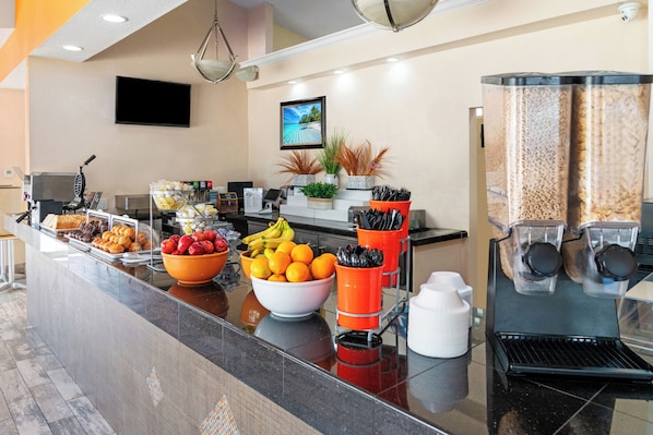 Free daily continental breakfast - Orlando International Drive North Hotel (Orlando)