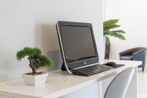 Business center - Orlando International Drive North Hotel (Orlando)