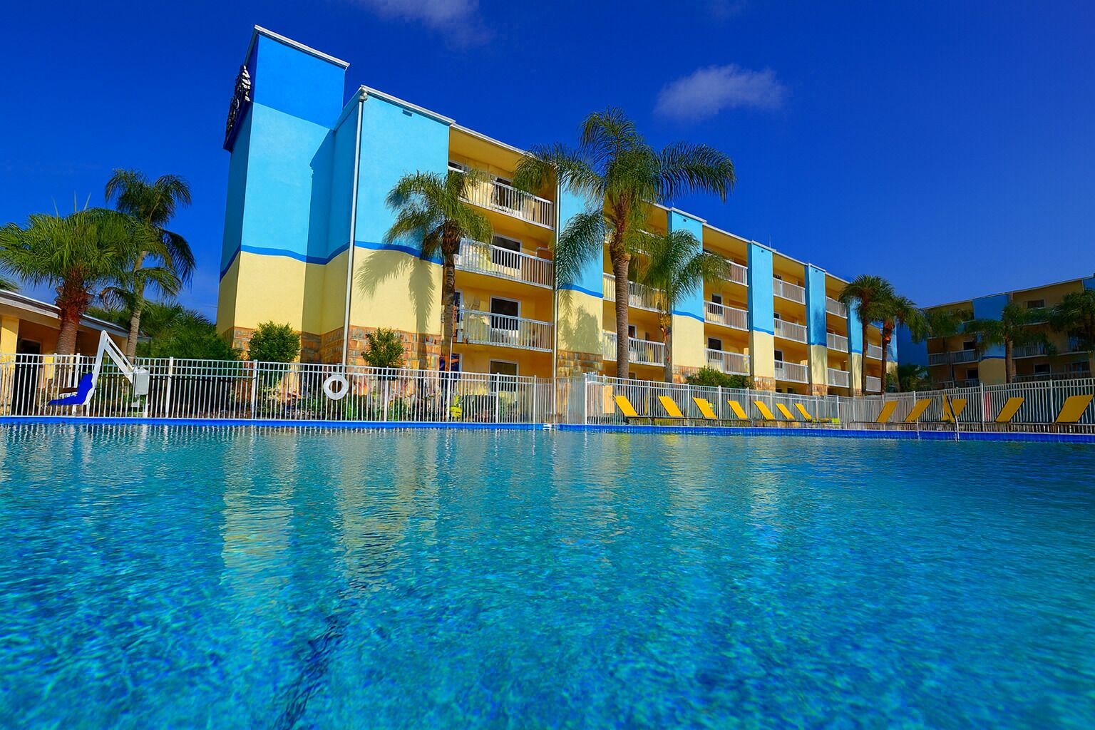 Outdoor pool, open 8:00 AM to 10:00 PM, pool umbrellas, sun loungers