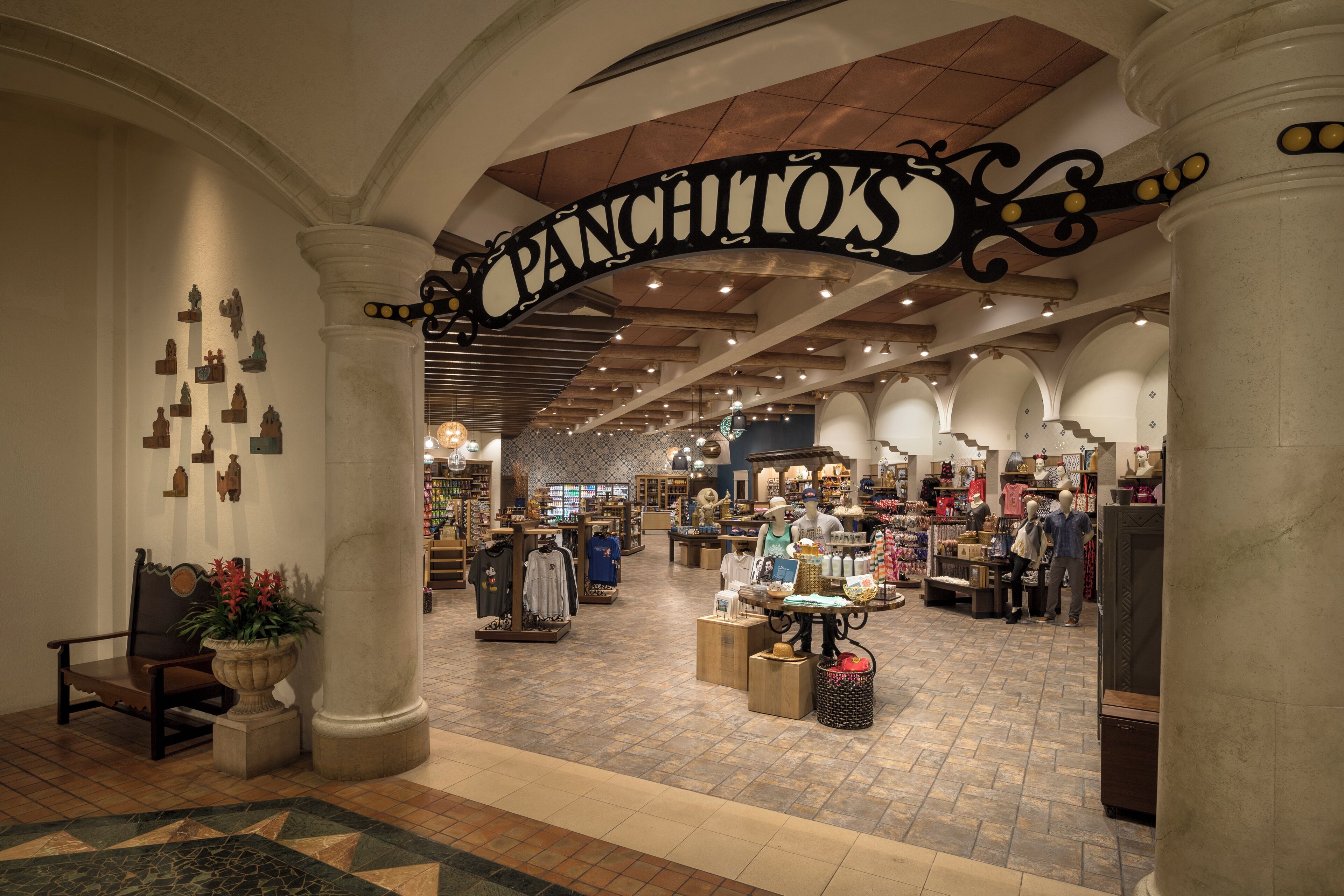 A spacious shopping mall with a central archway labeled 'PANCHITOS'.