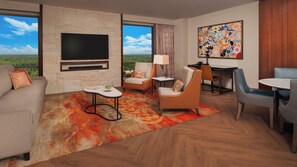 Safe på rommet, skrivebord, strykejern/-brett og wi-fi (inkludert)