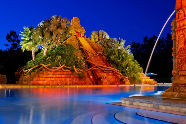 Indoor pool, 4 outdoor pools