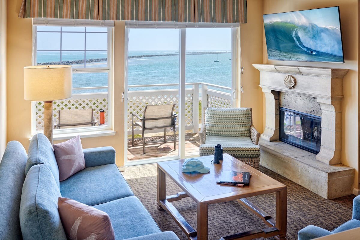 Penthouse Suite, 1 King Bed with Sofabed, Ocean View | Hochwertige Bettwaren, Daunenbettdecken, Zimmersafe, Schreibtisch