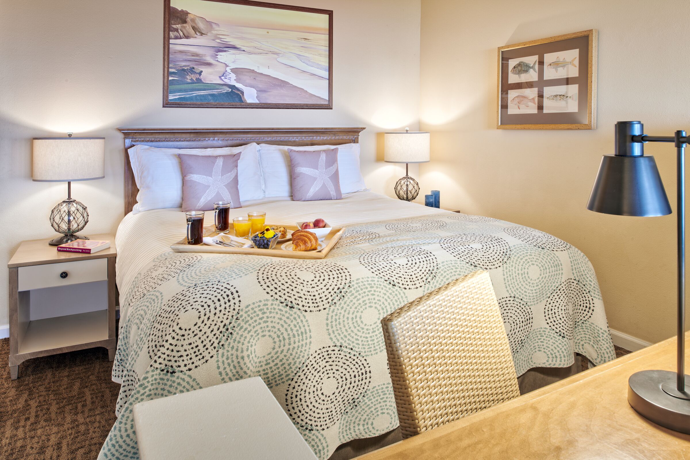 premium bedding, down duvets, in-room safe, desk