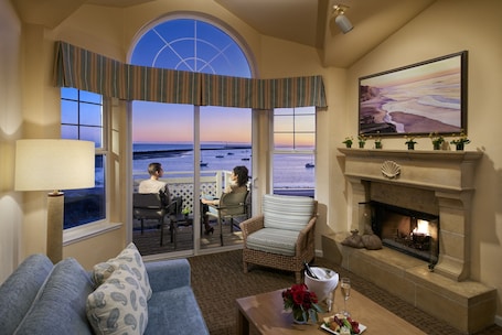 Penthouse Suite, 1 King Bed with Sofabed, Ocean View | Beach/ocean view