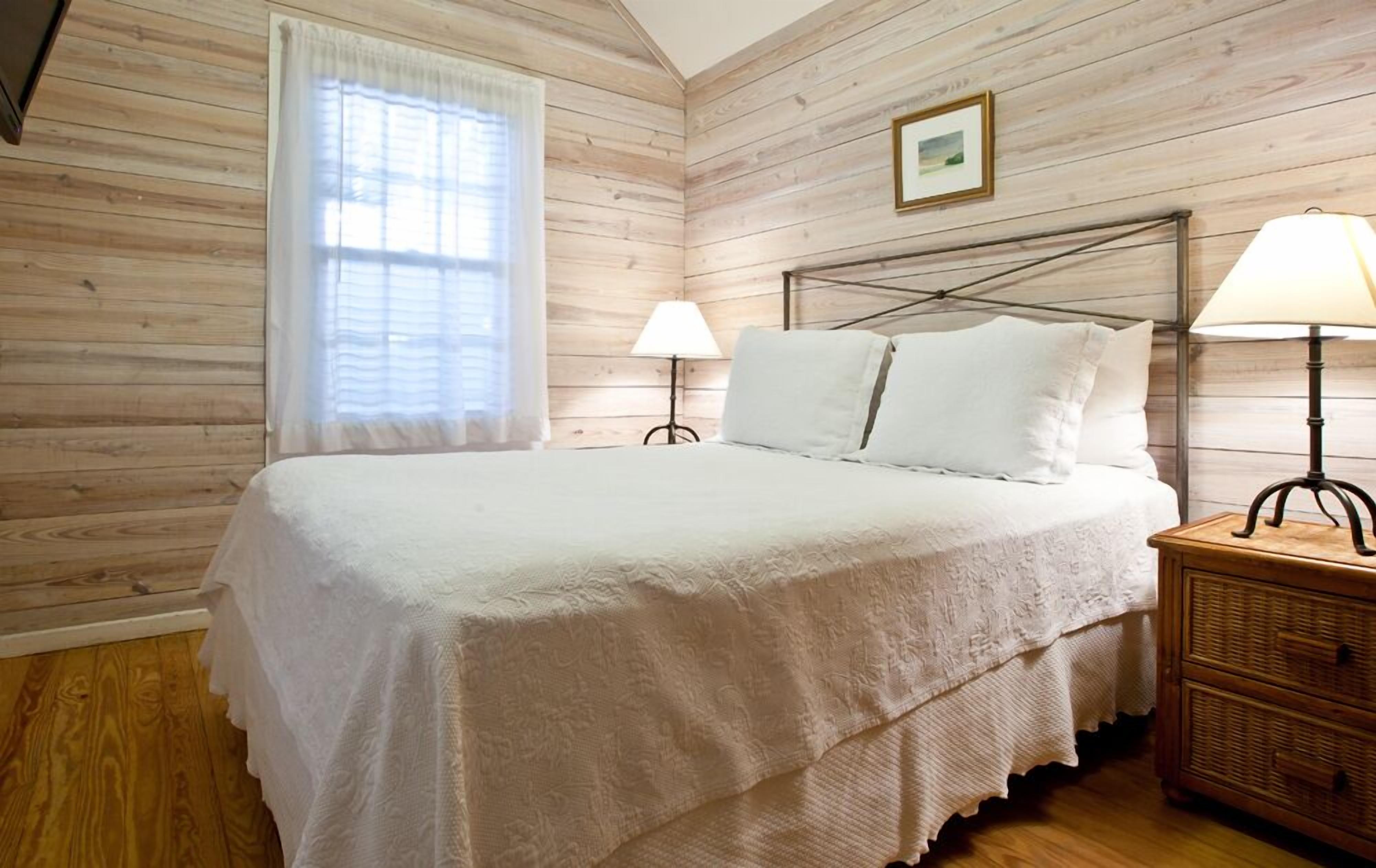 arch house 2 bedroom suite  | hypo-allergenic bedding, individually furnished, iron/ironing board