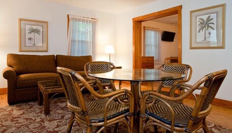 Island City House Hotel - Image 12