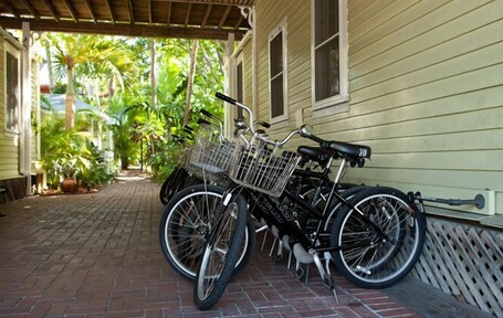 Island City House Hotel - Image 39