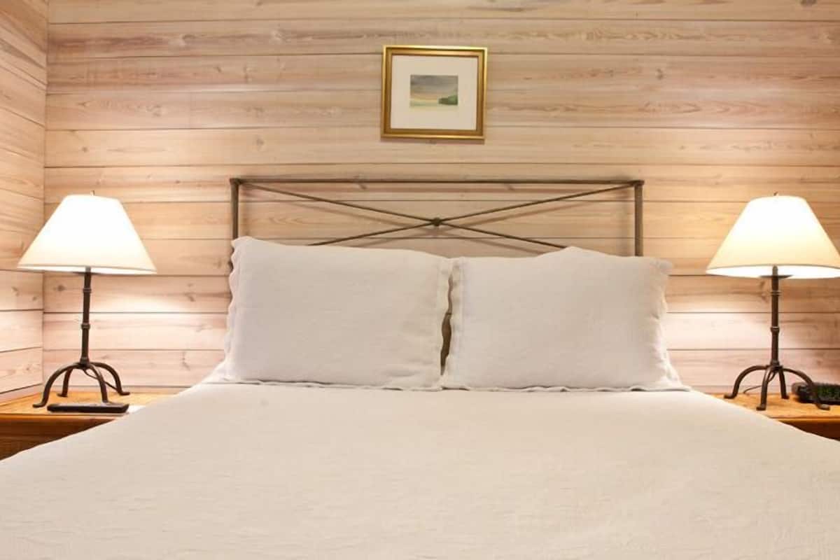 Arch House 2 Bedroom Suite | Allergikerbettwaren, individuell eingerichtet, Bügeleisen/Bügelbrett