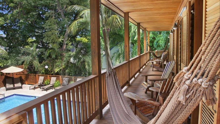 Island City House Hotel