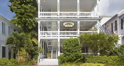 Island City House Hotel