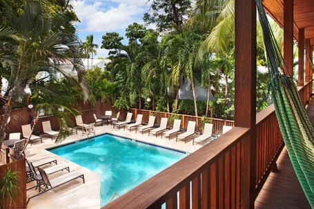 Island City House Hotel - Image 11