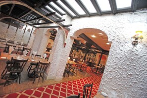 2 restaurants servant le petit déjeuner