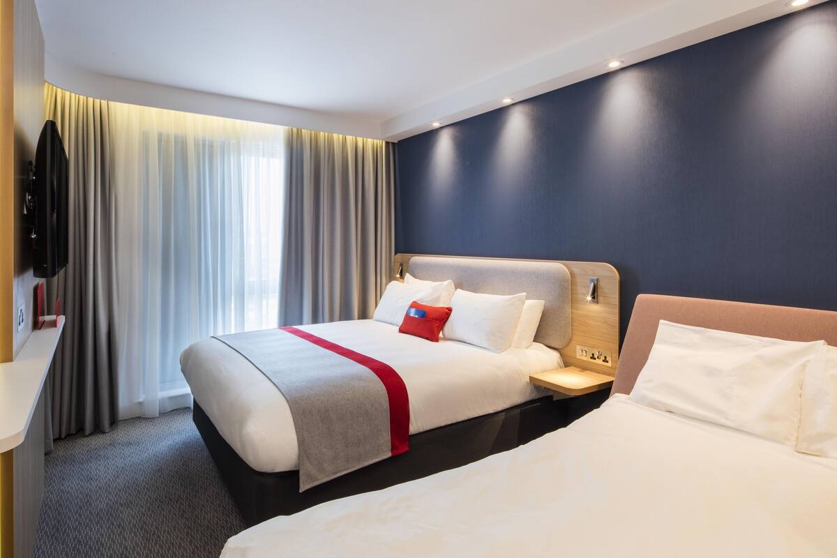 Standard Room, 1 Double Bed with Sofa bed (with Free Hot Breakfast) | In-room safe, desk, laptop workspace, cribs (free)