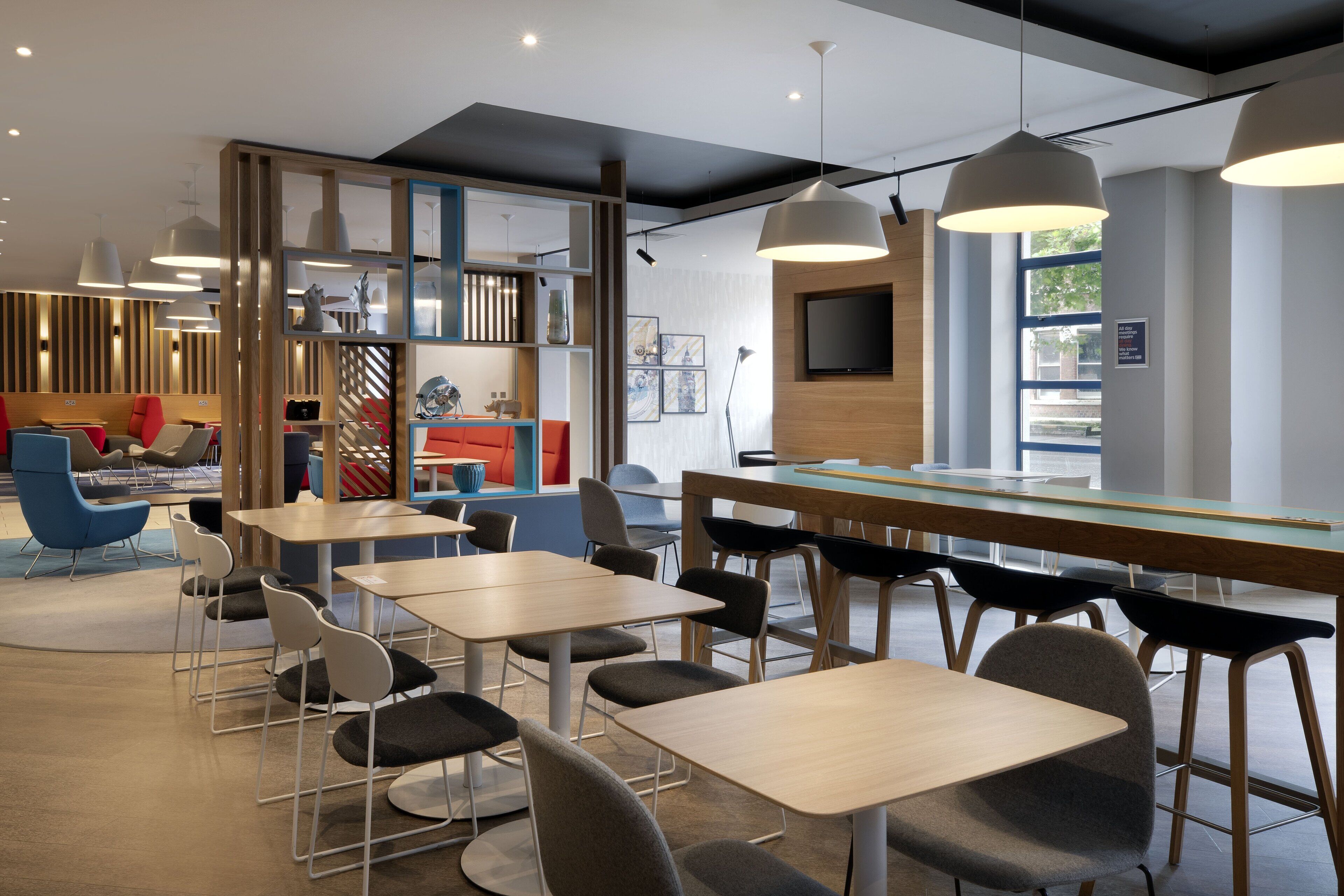 lunch and dinner served