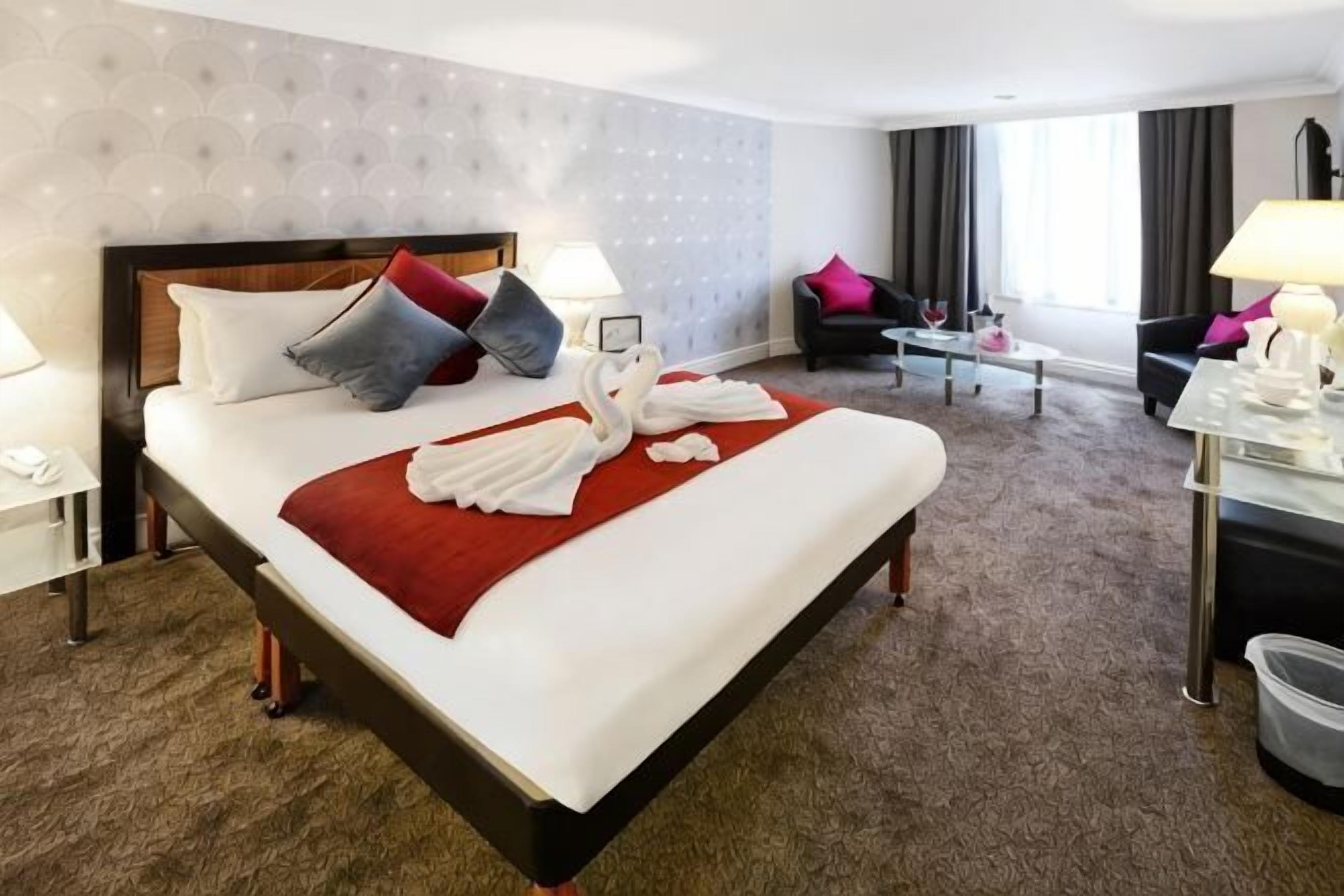 In-room safe, desk, iron/ironing board, free WiFi