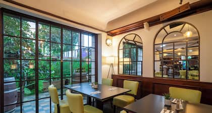 Britannia Sachas Hotel