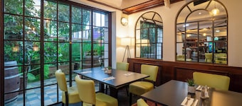 Britannia Sachas Hotel
