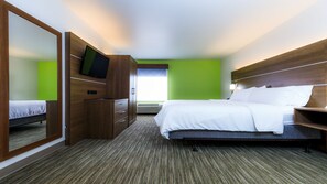 Premium bedding, in-room safe, desk, iron/ironing board - Holiday Inn Express Osage Beach - Lake Of The Ozarks by IHG (Osage Beach)