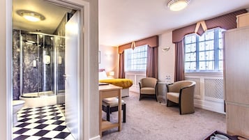 1 bedroom, free WiFi, bed sheets, alarm clocks
