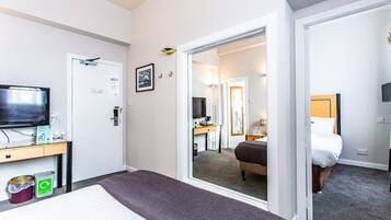 واي فاي مجانًا وملاءات أسرّة ومُنبهات