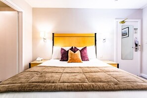 Free WiFi, bed sheets, alarm clocks - Aberdeen Northern Hotel (Aberdeen)