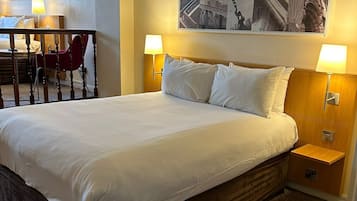 Décoration personnalisée, bureau, fer et planche à repasser