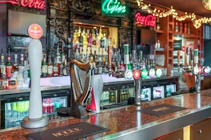 2 bars/lounges - Britannia Hotel Manchester (Manchester)