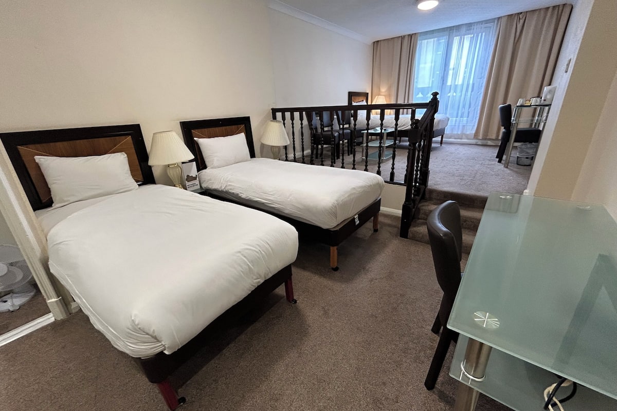 Standard Triple Room, 3 Twin Beds | Individually decorated, desk, iron/ironing board, free WiFi