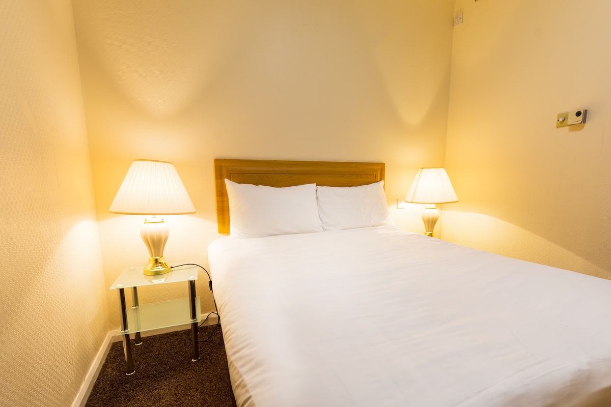 Standard Double Room Without Window | Individually decorated, desk, iron/ironing board, free WiFi