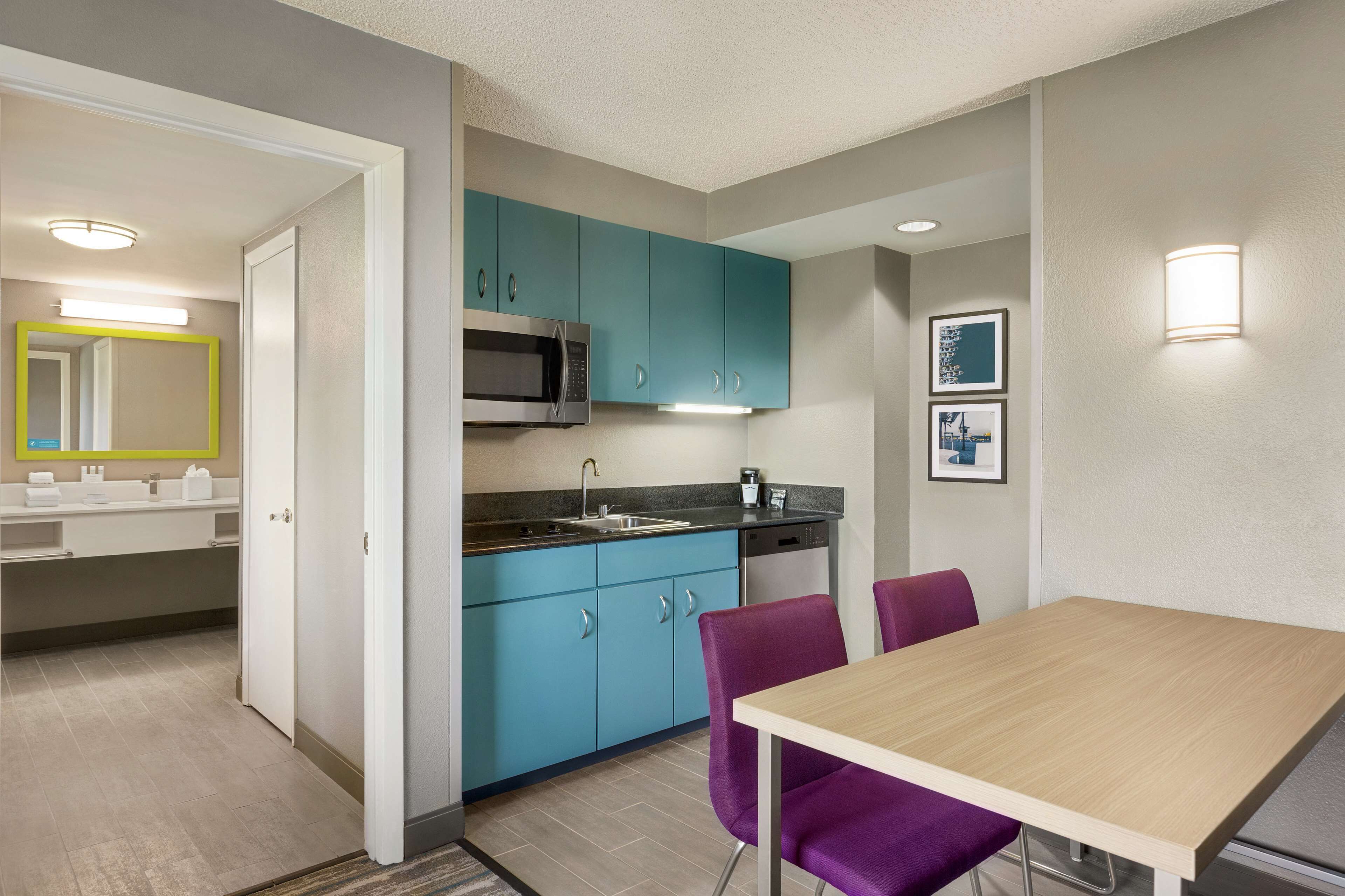 Photo - Hampton Inn & Suites Fort Lauderdale Airport