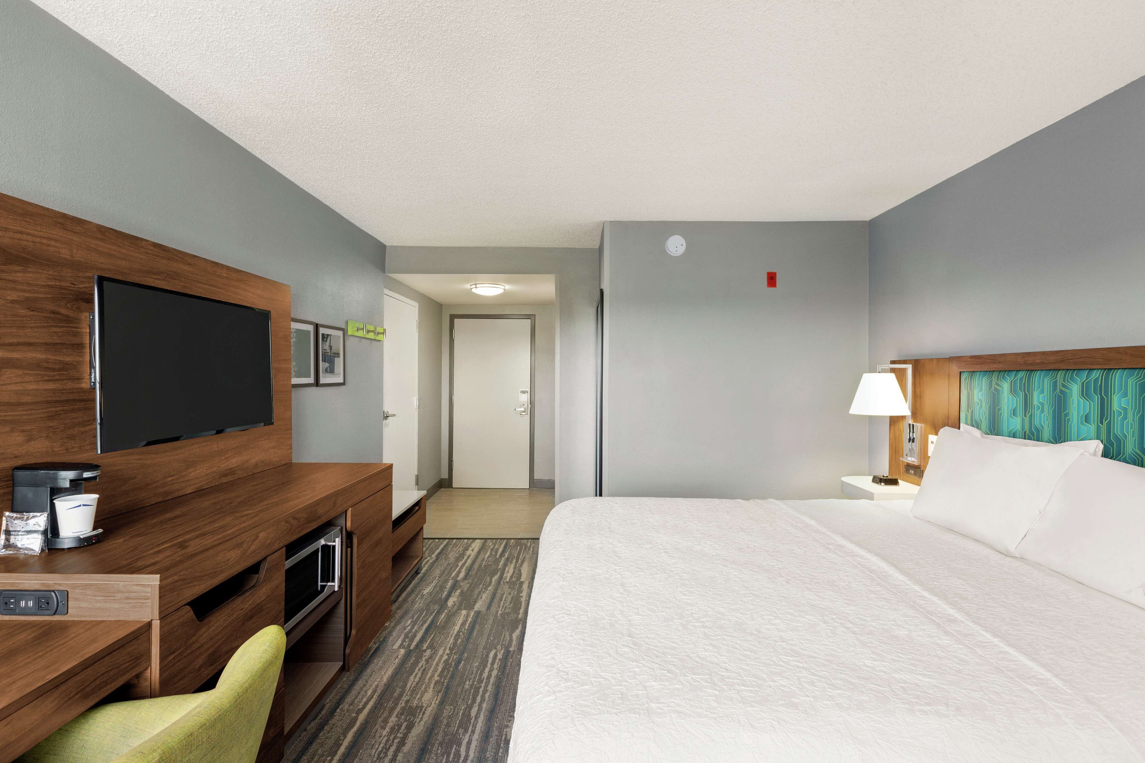 Photo - Hampton Inn & Suites Fort Lauderdale Airport