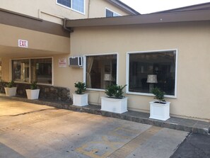 Exterior - Grand Inn (Fullerton)