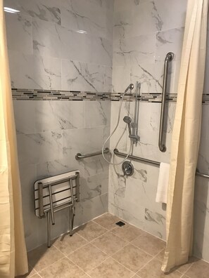 Accessible Room, 1 King Bed | Bathroom
