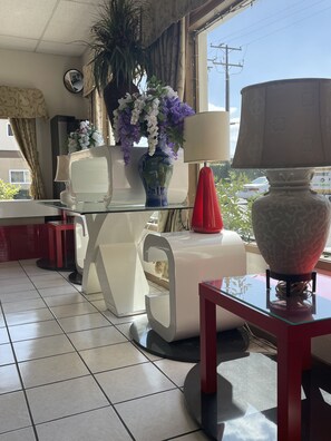 Lobby - Grand Inn (Fullerton)