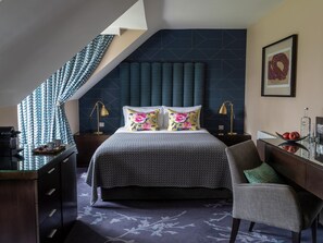 Premium bedding, desk, blackout curtains, soundproofing - Clandeboye Lodge Hotel (Bangor)