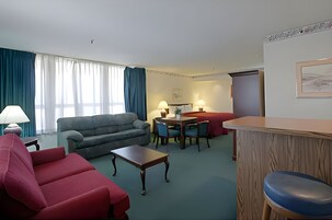 Studio Suite, 1 King Bed, Non Smoking | Desk, laptop workspace, blackout drapes, iron/ironing board