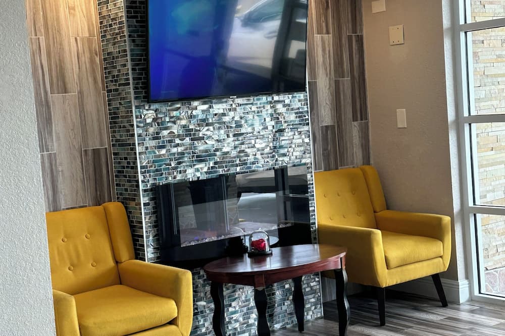 Belmont Inn & Suites