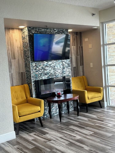 Belmont Inn & Suites