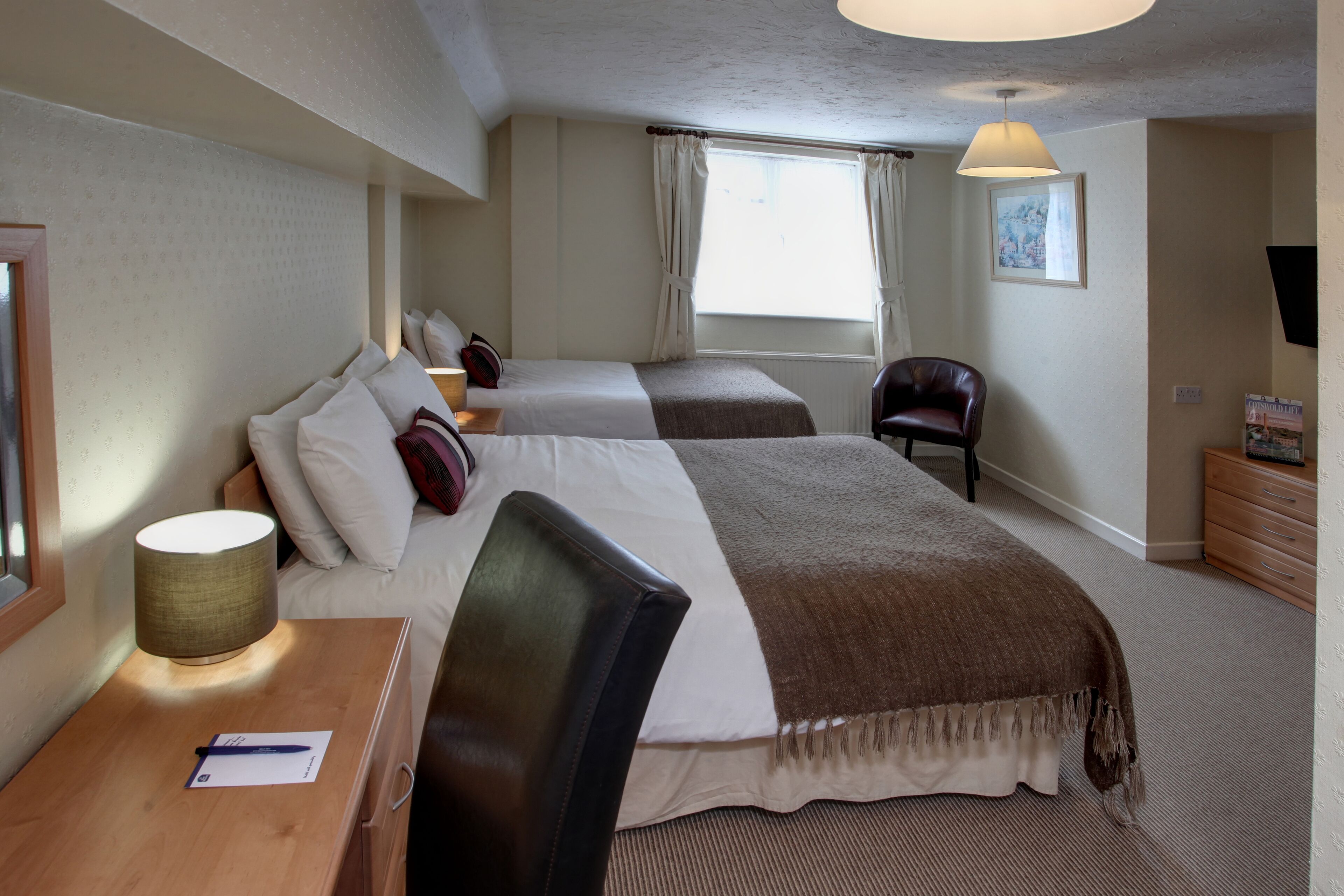 classic family room | 1 bedroom, iron/ironing board, free wifi, bed sheets