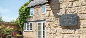 Pettifers Freehouse Hotel