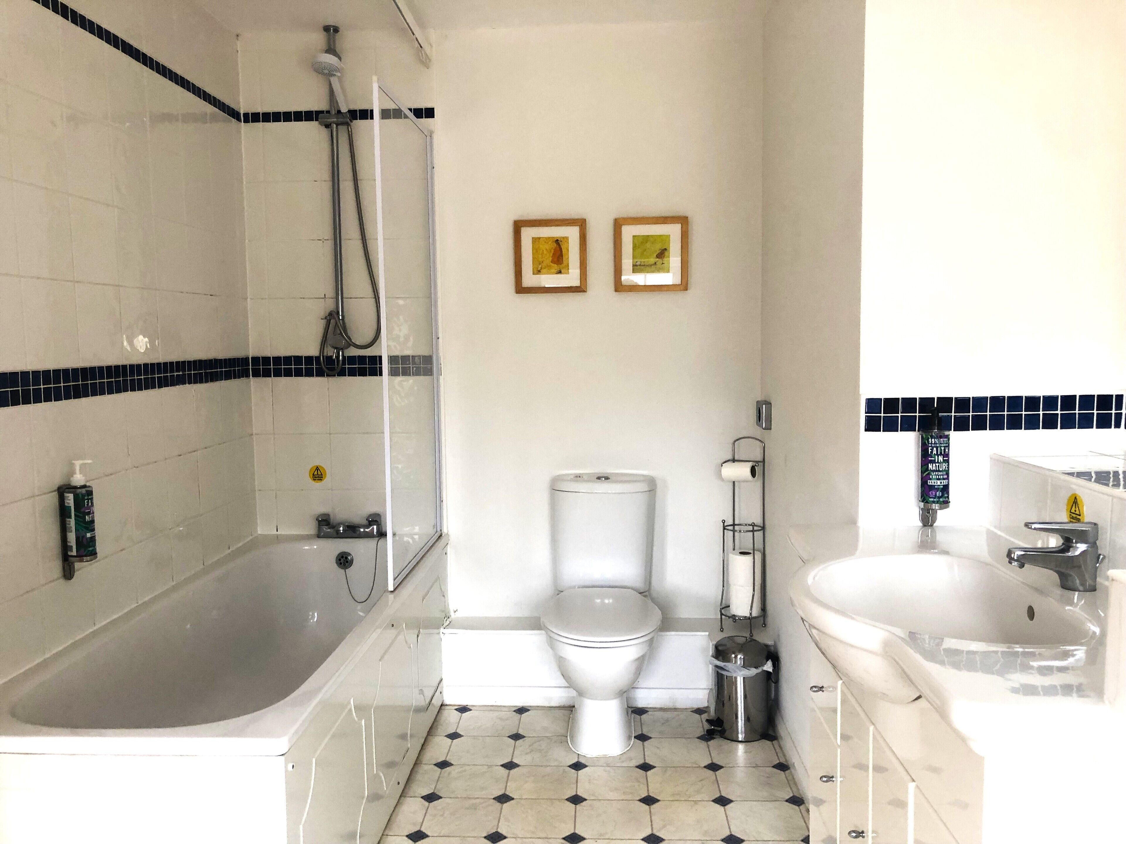 courtyard family room | 1 bedroom, iron/ironing board, free wifi, bed sheets