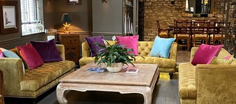 Pettifers Freehouse Hotel