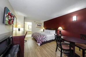 Standard Room, 1 King Bed, Non Smoking, Poolside | Desk, blackout drapes, free WiFi, bed sheets