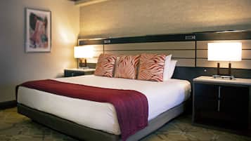 Deluxe-Zimmer, 1 King-Bett | Pillowtop-Betten, Zimmersafe, Schreibtisch, Verdunkelungsvorhänge