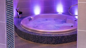A hot tub with a tiled interior and a curved, arched ceiling. - Worcester Bank House Hotel Spa & Golf, BW Premier Collection (Worcester)