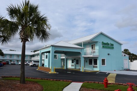 Destin Inn and Suites - Image 15