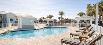 Destin Inn and Suites