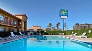Unclassified image, 5 of 33, button - Americas Best Value Inn & Suites Escondido (Escondido)